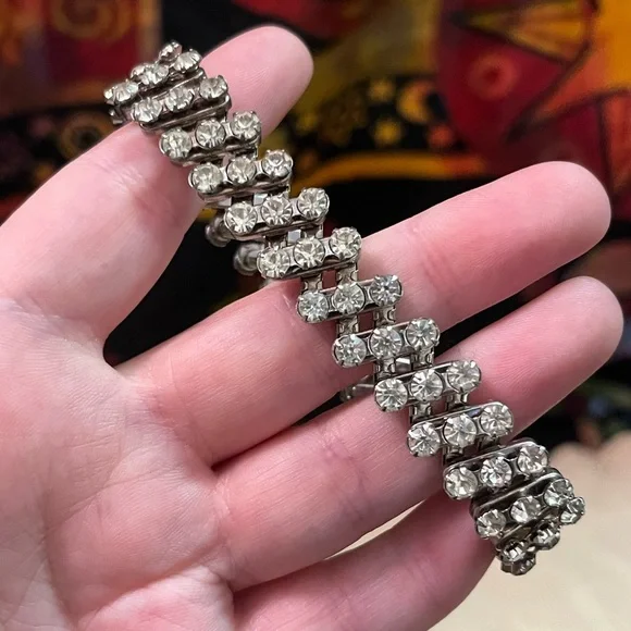 VTG MCM Retro Rhinestone Silver Tone Metal Costume Jewelry Stretchy Bracelet - Picture 2 of 4